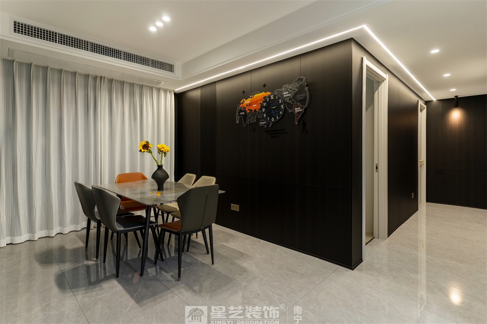 保利領(lǐng)譽府132平現(xiàn)代簡約餐廳裝修實景